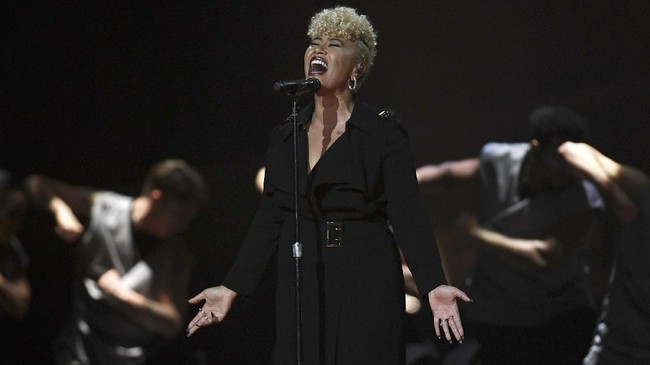 Heboh Aksi Panggung Musisi di BRIT Awards 2017