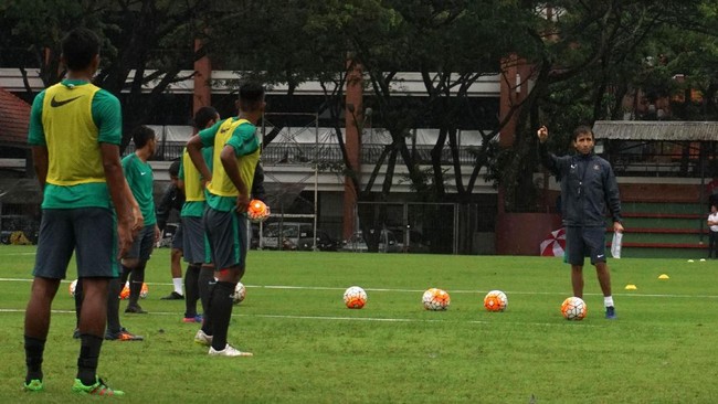 Sejak resmi menangani Timnas Indonesia pada Januari 2017, Luis Milla sudah menangani 15 pertandingan tim Merah Putih. Bagaimana catatan hasilnya?