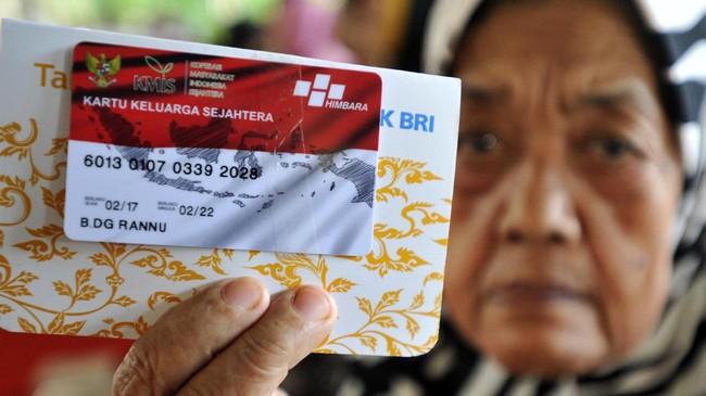 Skema biometrik adalah sistem identifikasi personal melalui karakteristik biologi seperti sidik jari hingga sensor retina.