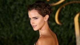 Cara Lain Emma Watson Senangkan Fan