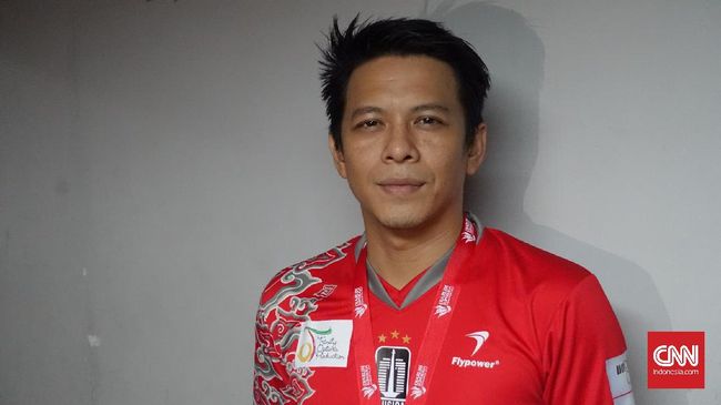 Ariel NOAH masih aktif di media sosial setelah diterpa kabar bohong soal dirinya meninggal dunia.