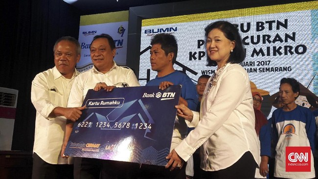 Saat ini PT Bank Tabungan Negara (Persero) Tbk tidak membebankan biaya isi ulang uang (top up) uang elektronik ke nasabah.
