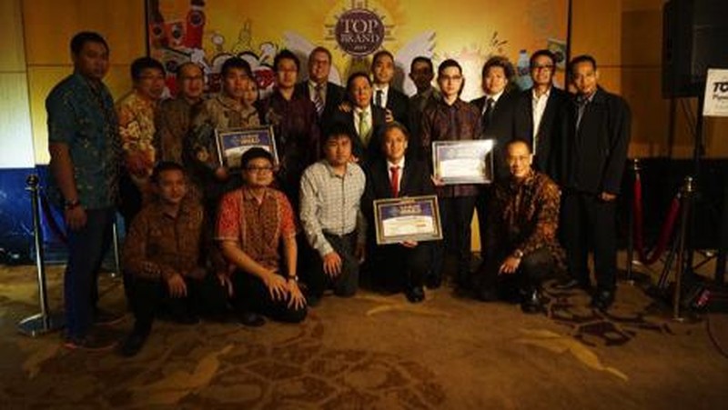 PT. Tatalogam Lestari mendapatkan penghargaan Top Brand pada tahun ini setelah lima tahun berturut-turut juga mendapatkan penghargaan Top Brand.