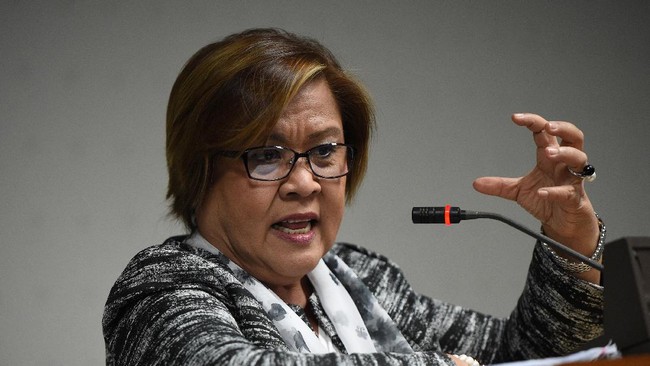 Para pendukung De Lima khawatir, penangkapan yang diduga bermotif politik ini akan berakhir pada hilangnya nyawa sang pengkritik Duterte.