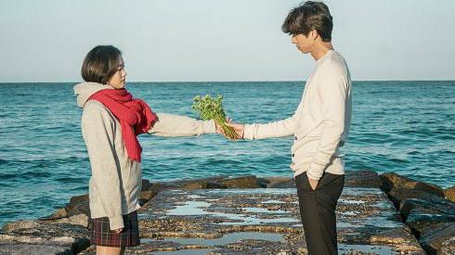 Simak lima pasangan di drama Korea yang beda usia lebih dari 10 tahun.