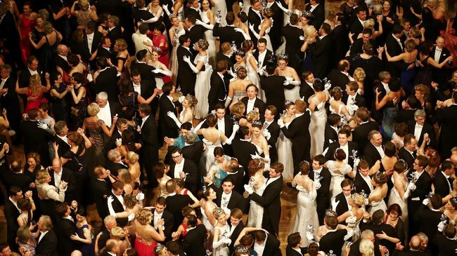 Glamornya Tradisi Opera Ball Vienna