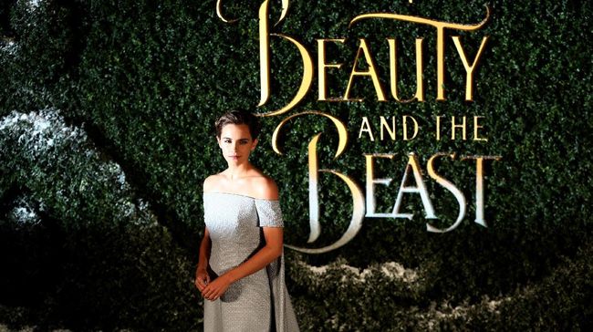 Pemerintah Rusia punya aturan menetang 'propaganda homoseksual.' Sementara Beauty and the Beast, film pertama Disney yang mengandung konten gay secara resmi.