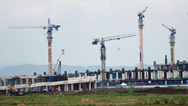 Menteri Perhubungan Budi Karya Sumadi memastikan Bandara Internasional Kertajati di Majalengka, Jawa Barat, akan beroperasi Juni 2018.