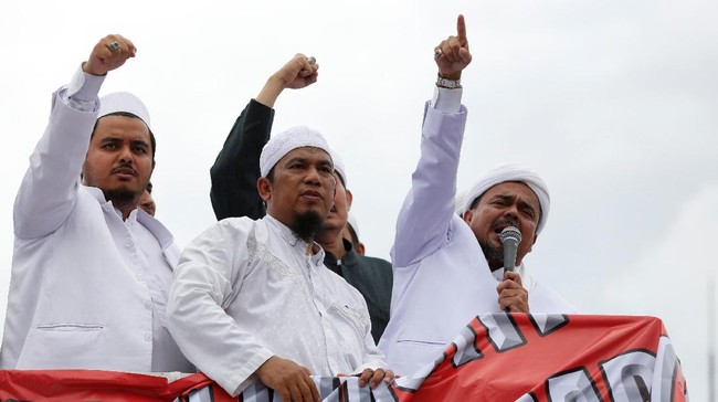 Pengamat menilai serangan Yusril terhadap Rizieq bisa mempengaruhi dukungan kader dan simpatisan FPI pada Prabowo, atau justru makin membuat solid dan militan.