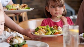 Studi Ungkap Trik Supaya Anak Mau Makan Sayur