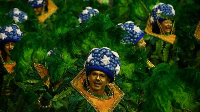 Karnaval Penuh Warna di Sao Paulo Brazil
