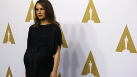 Hamil Tua, Natalie Portman Tak Akan Tampil di Oscar 2017