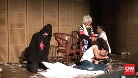 Pentas Drama Kehidupan Keluarga Putu Wijaya