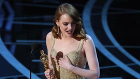 'La La Land' Antar Emma Stone Menangkan Aktris Terbaik Oscar