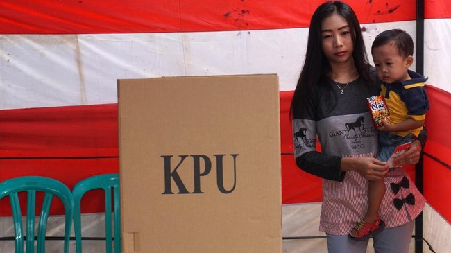 Sejumlah daerah dalam Pilkada serentak 2018 berpotensi melawan kotak kosong. Di Banten, ada tiga daerah dipastikan menghasilkan satu pasangan calon.