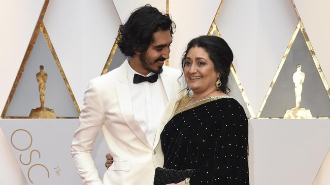 'Si Putih' yang Menggoda di Karpet Merah Oscar 2017