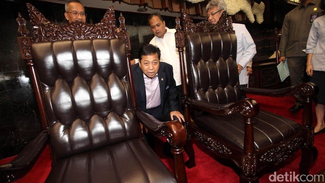 DPR menyiapkan desain khusus untuk kursi yang diduduki Raja Salman selama kunjungan singkatnya ke parlemen, Kamis lusa.
