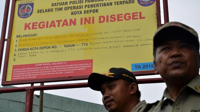 Menteri Agama Lukman Hakim menyatakan, penyegelan masjid berlaku selama jemaah Ahmadiyah menyebarkan ajaran terkait adanya nabi setelah Muhammad SAW.
