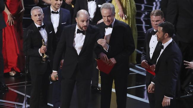 Academy of Motion Picture Arts and Sciences (AMPAS) akhirnya mengeluarkan pernyataan resmi terkait kesalahan pembacaan Film Terbaik Oscar 2017.