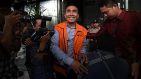 Usai Dilantik, Bupati Buton Terdakwa Kasus Suap Dinonaktifkan