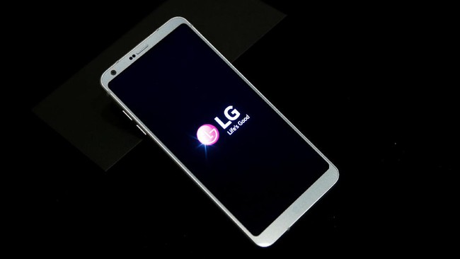 Divisi smartphone LG pada kuartal terakhir 2017 merugi triliunan. Hal ini mendorong putusan LG untuk hengkang dari China.