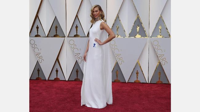 Berkat busana pilihannya, Karlie Kloss, Ruth Negga dan Michelle Monaghan mencuri perhatian media di karpet merah Oscar 2017 lalu.