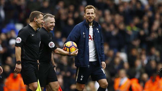 Penyerang internasional Inggris, Harry Kane, jadi pemain dengan torehan hattrick terbanyak dalam sejarah Tottenham Hotspur di Liga Primer Inggris.