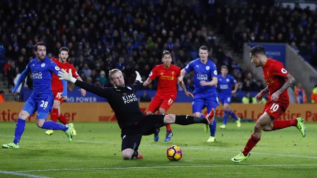 Juergen Klopp mengaku kesal melihat lini pertahanan Liverpool, terutama ketika Jamie Vardy dengan bebas mencetak gol pertama Leicester City.