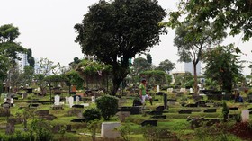 Bantah Krisis Lahan, DKI Sebut Makam Tumpang Kemauan Keluarga