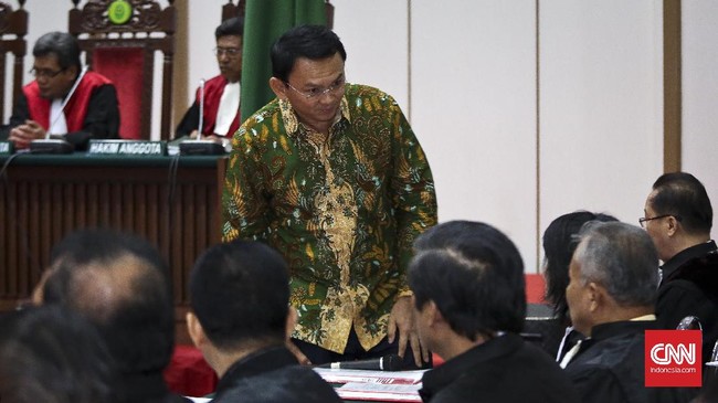Saksi ahli menyebut Ahok tidak menodai agama. Pernyataan Ahok soal Al Maidah disebutnya justru menunjukan bahwa Pilkada diatur UU bukan agama.