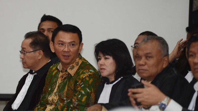 Setelah jaksa menghadirkan saksi untuk memperkuat dakwaan, pekan depan tim penasehat hukum Ahok akan mengajukan saksi untuk membantah semua tuduhan itu.