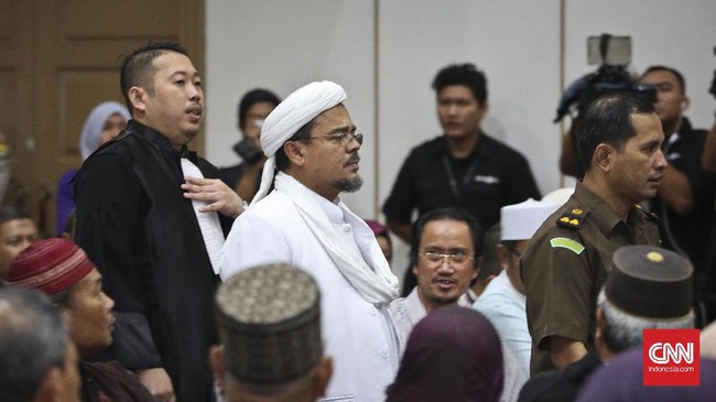 Pentolan FPI Rizieq Shihab mengklaim tak pernah terlibat dalam rapat MUI menyangkut fatwa dalam kasus penodaan agama yang dilakukan Ahok.