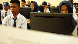 Peladen UNBK <i>Ngadat</i>, Kemendikbud Minta Maaf