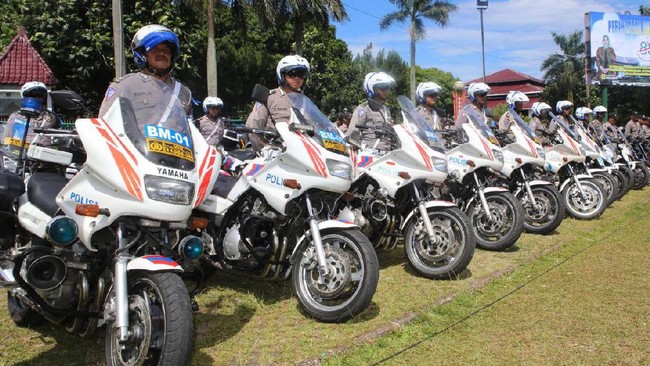 Jumlah pengawal kepala negara asing yang berkunjung harus dinegosiasikan. Polisi akan mendata jumlahnya saat kedatangan dan kepulangan tamu negara itu.