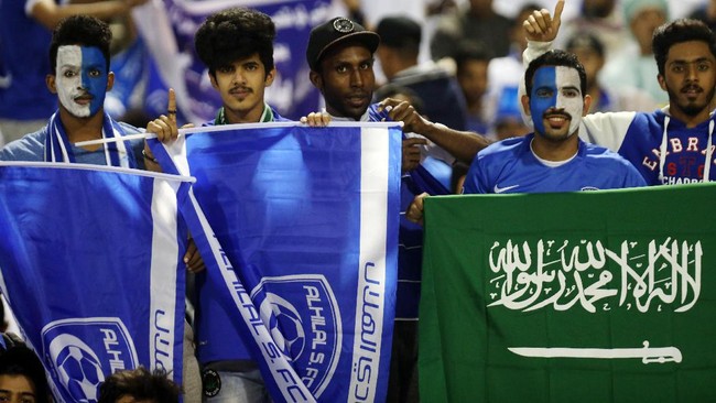Dalam kompetisi olahraga internasional, Arab Saudi paling menonjol di sepak bola. Di tingkat Asia, Arab merupakan salah satu negara tersukses.