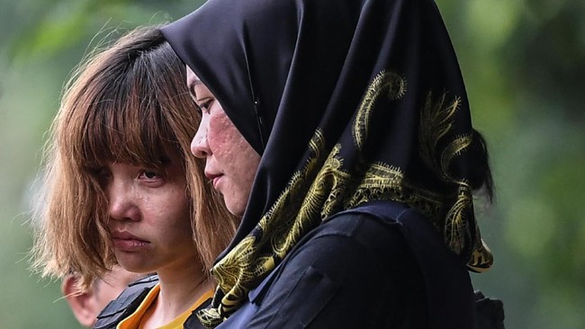 Vietnam meminta Malaysia membebaskan salah satu warganya, Doan Thi Huong, yang masih menjalani persidangan dalam kasus pembunuhan Kim Jong-nam.