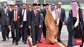Siapa yang Diuntungkan dari Gelaran Karpet Merah Raja Arab?