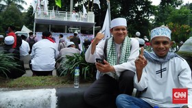Loyalitas Muslim Pendukung dan Mualaf Penolak di Sidang Ahok