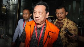 Aseng Hadapi Sidang Perdana Kasus Suap Proyek Jalan