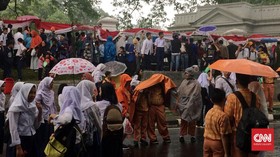 Hujan Lebat Iringi Kedatangan Raja Salman di Istana Bogor