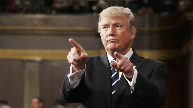 Sejumlah sumber menyebut para pendamping Presiden Trump sempat 18 kali berhubungan dengan pejabat Kremlin dan pihak terkait Rusia saat pemilu 2016.