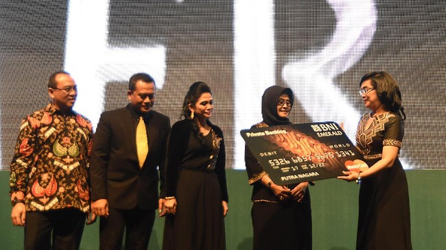 Kartu BNI Mastercard World menjadi strategi perusahaan untuk mendongkrak transaksi di tengah kecenderungan masyarakat menengah ke atas menahan konsumsi.