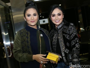 img-title Ayah KD-Yuni Shara Meninggal hingga Suami Kepergok Hamili Tetangga