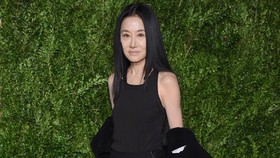 Vera Wang Raih Penghargaan Bergengsi di Paris