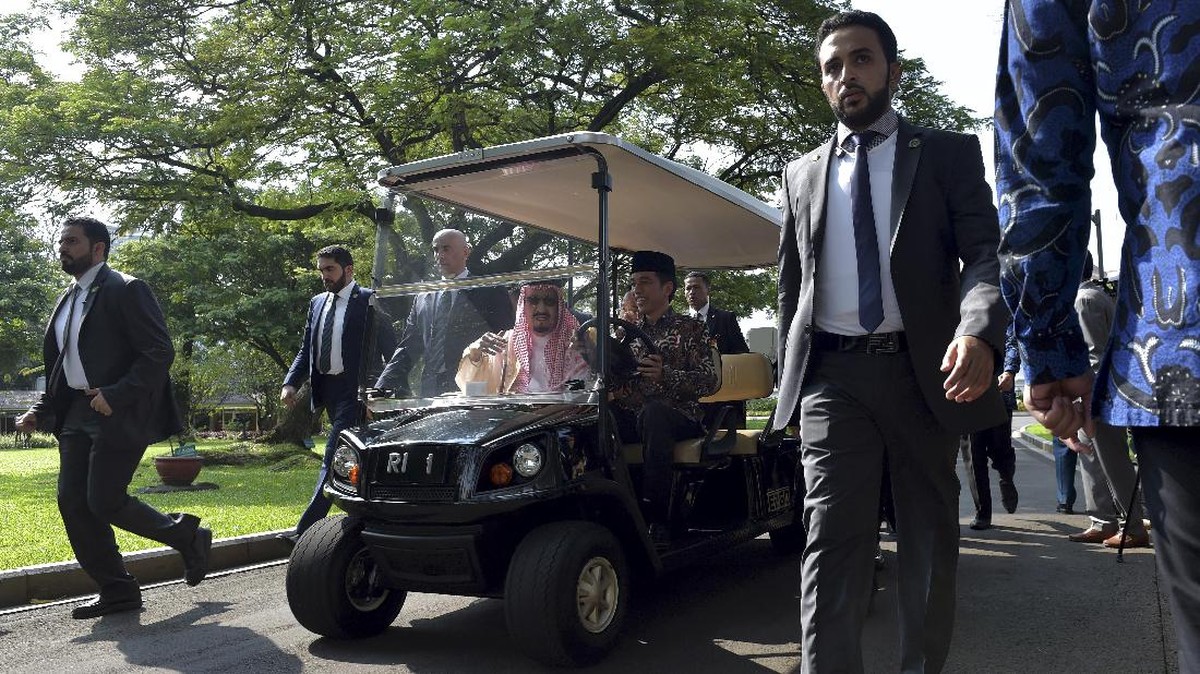 Potret Raja Salman Berkeliling Jakarta di Hari Ke-2