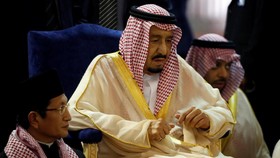 Raja Salman Disebut Menjauh dari Putra Mahkotanya