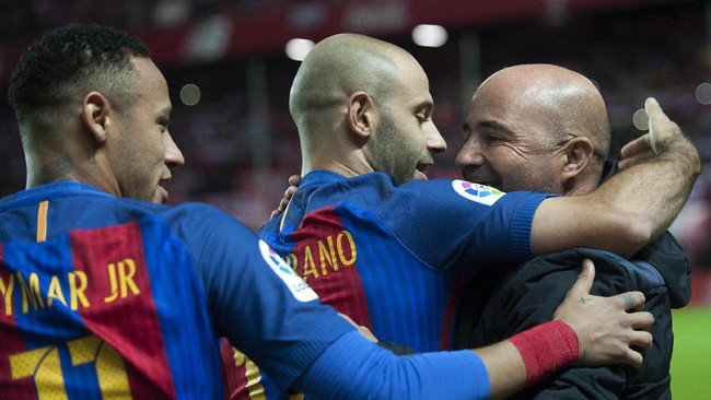 Media-media Spanyol melansir lima kandidat kuat untuk menggantikan Luis Enrique di Barcelona mulai musim depan. Mari kupas masing-masing sosok tersebut.