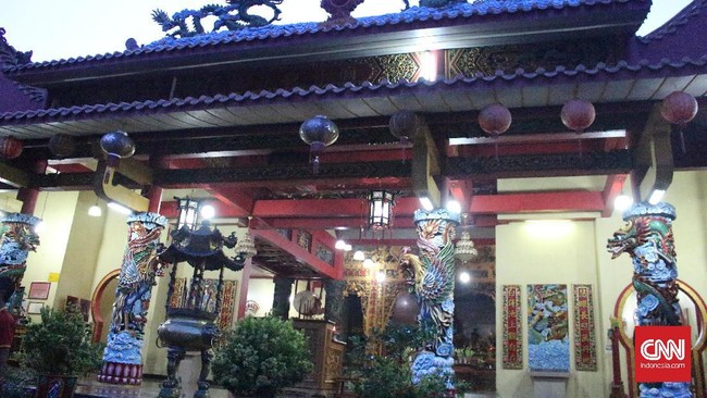Menyambangi bangunan peribadatan umat Budha yang bersejarah di Banten Lama. Simbol toleransi beragama yang patut ditiru.