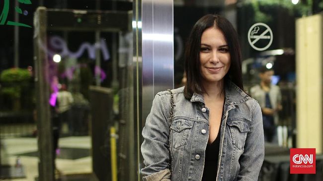 7 Seleb Indonesia yang Jadi Vegetarian Berikut tujuh seleb Indonesia yang memilih menjadi vegetarian atau menghindari makan asupan dari hewan maupun turunannya.