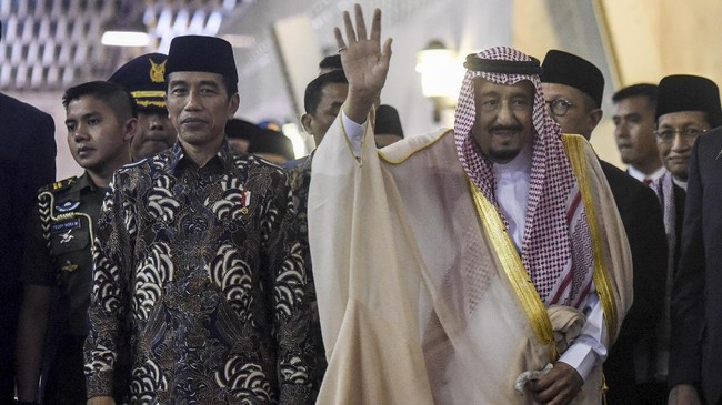 Presiden Jokowi dan Ibu Negara Iriana dijadwalkan bertemu Raja Salman bin Abdulaziz Al-Saud di Istana yang berada di Riyadh, Arab Saudi.